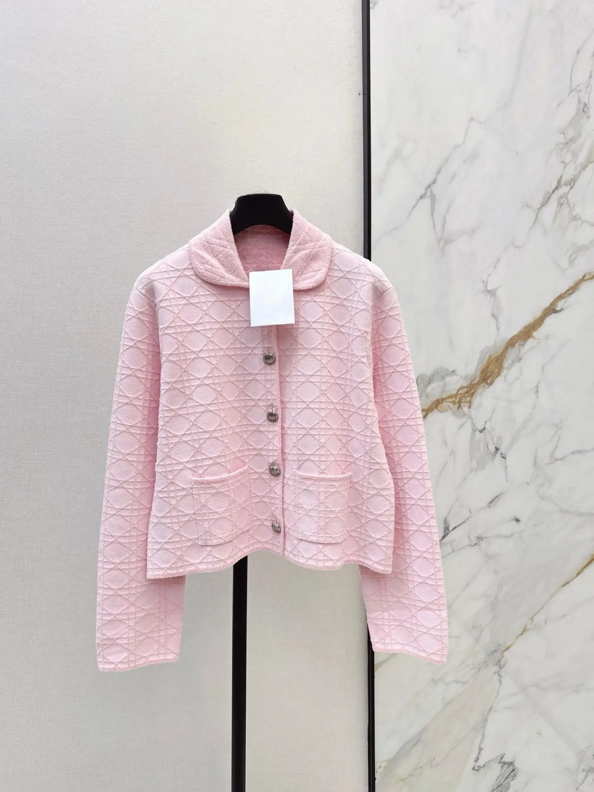 Cardigan femme rose à losanges en relief – CLEVI Paris
