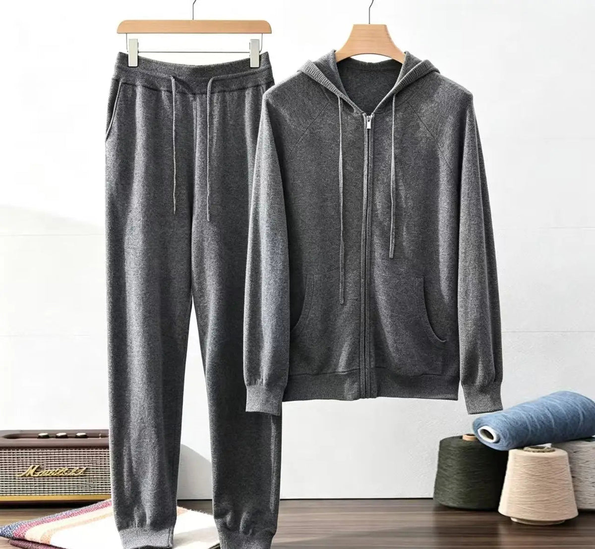 Ensemble homme à capuche et pantalon jogger – CLEVI Paris