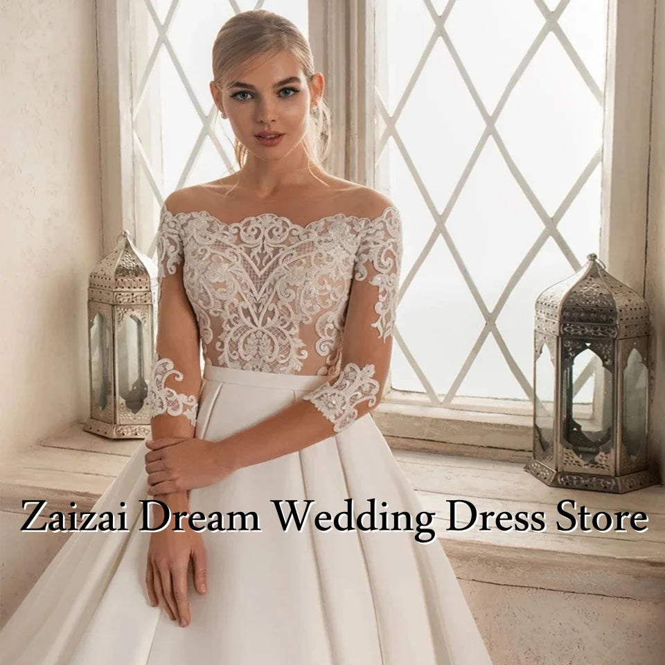 Robe de mariée satinée ligne A épaules dénudées – CLEVI Paris