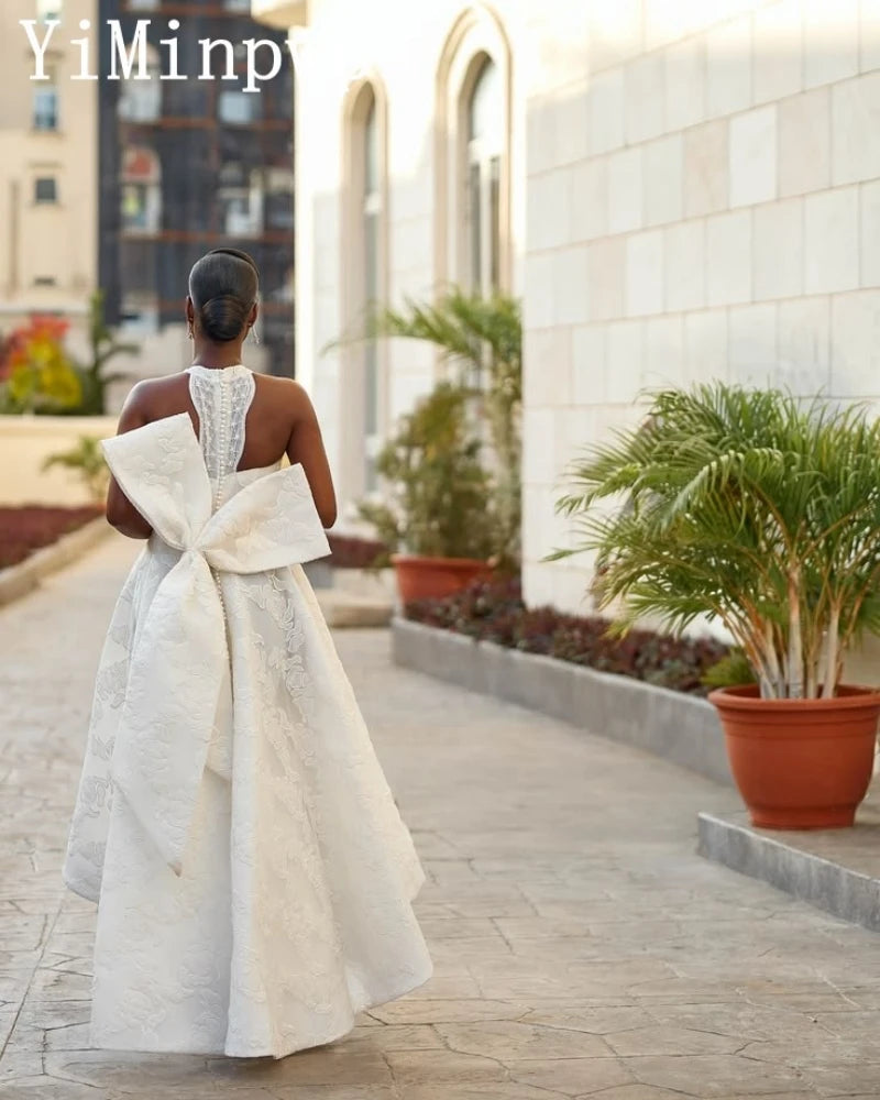 Robe de mariée trapèze en satin mat – CLEVI Paris