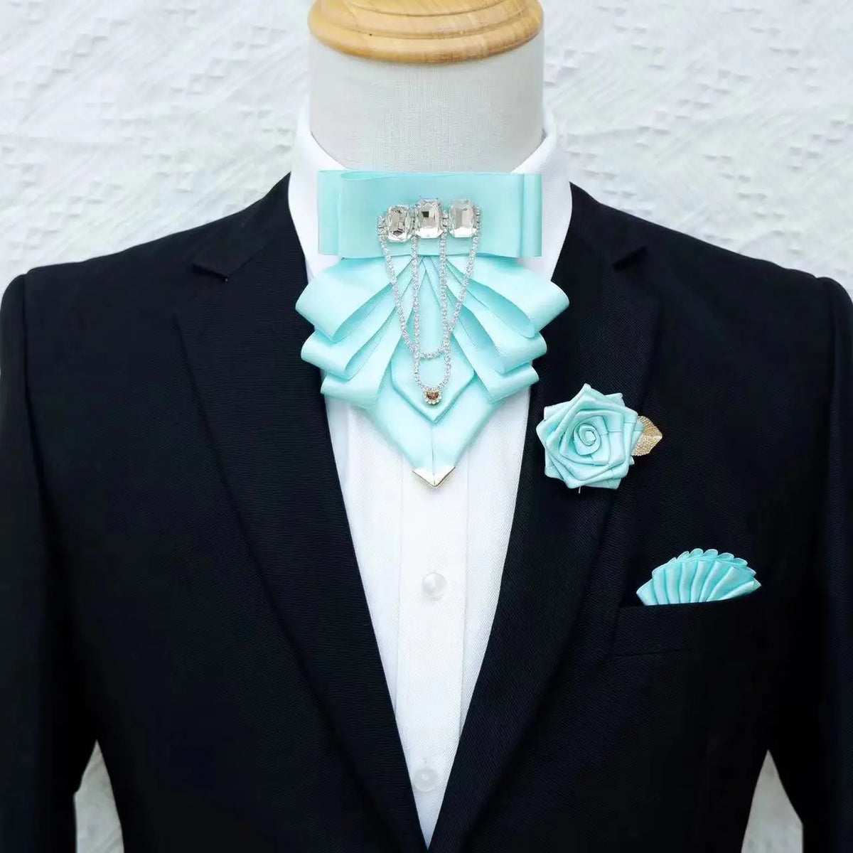 Ensemble nœud papillon 3 pièces, broche et fleurs – CLEVI Paris