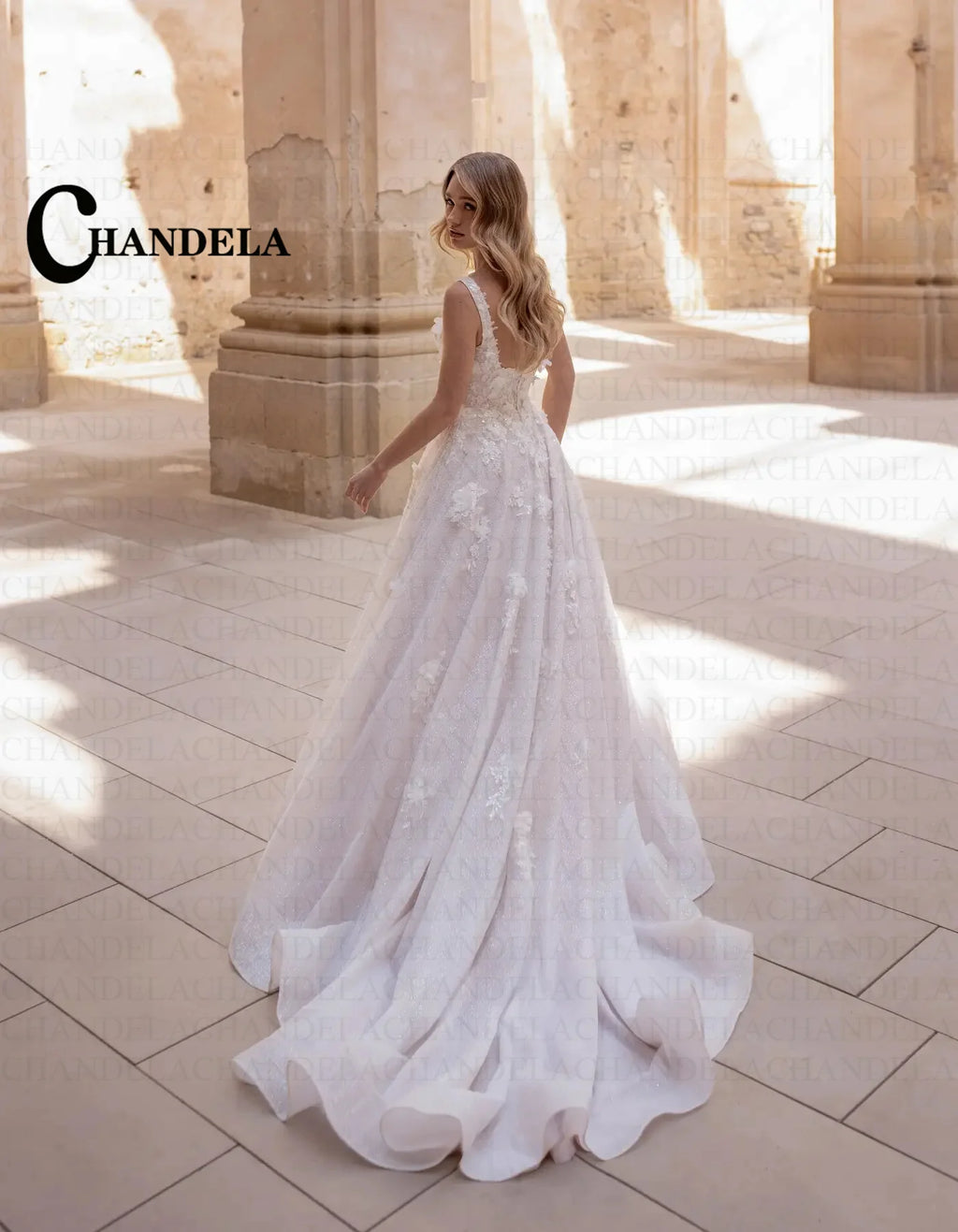 Robe de mariée trapèze col carré en tulle – CLEVI Paris