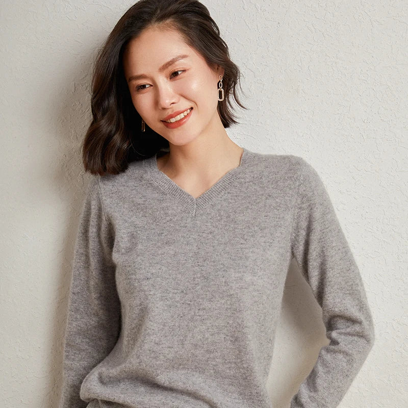 Pull femme en cachemire à col V – CLEVI Paris