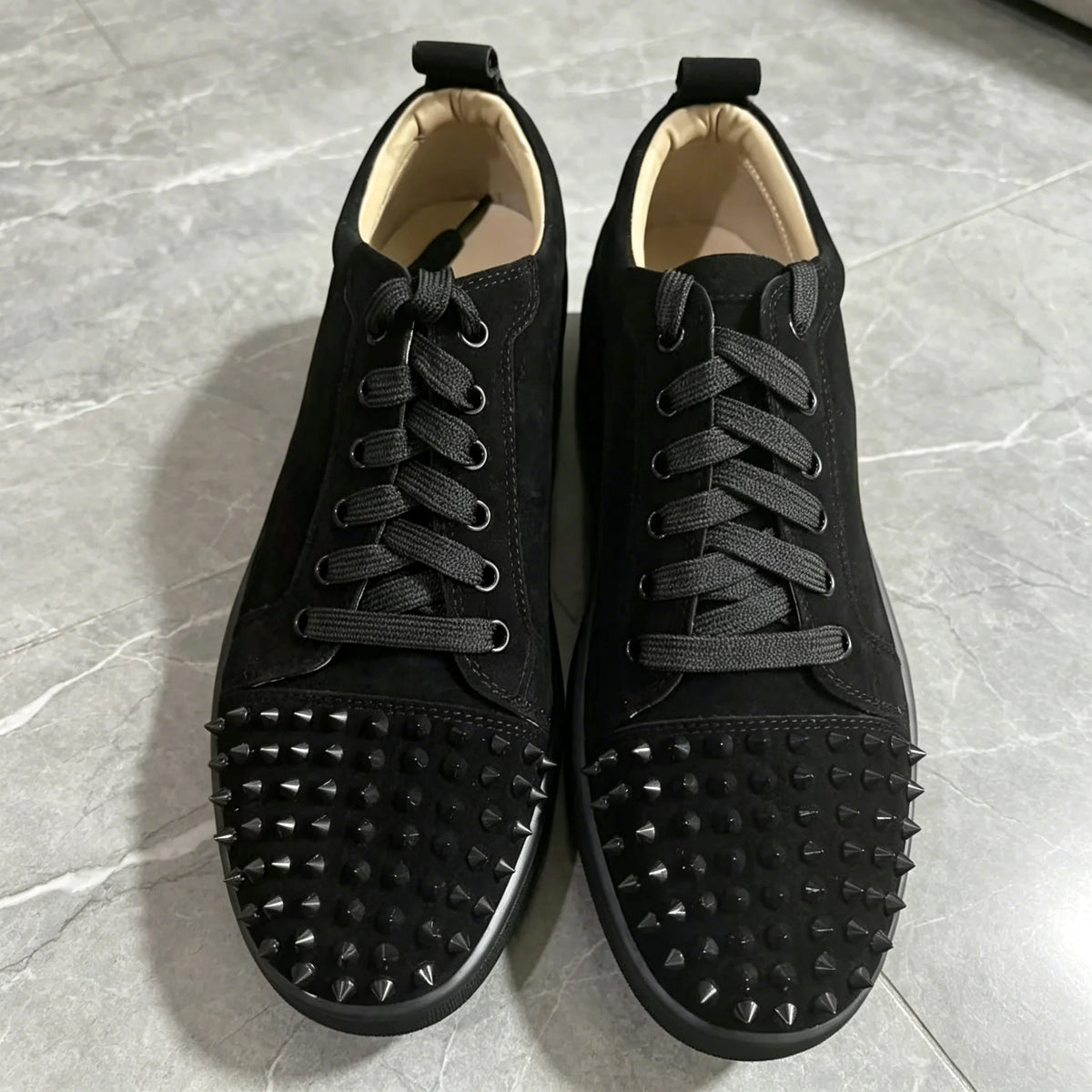 Sneakers Basses Cloutées Cuir Bout Rond Homme – CLEVI Paris