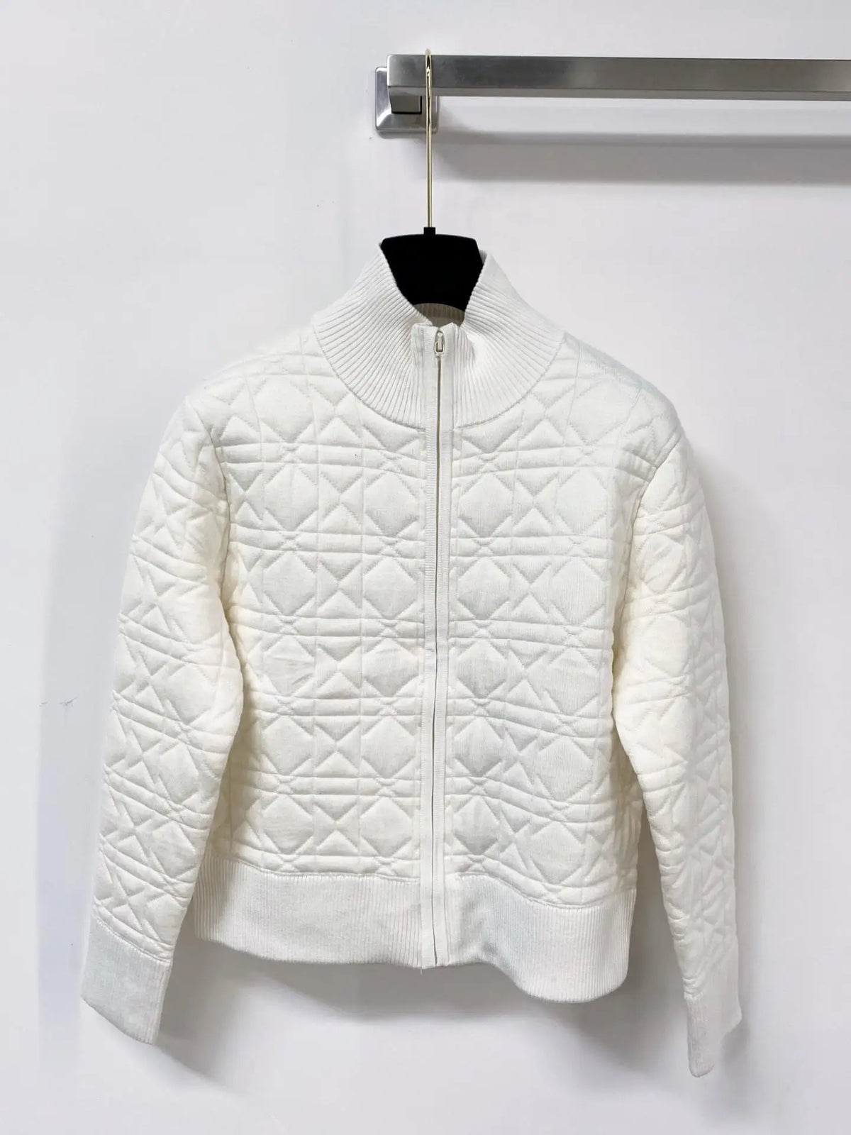 Veste matelassée femme brodée à col montant – CLEVI Paris