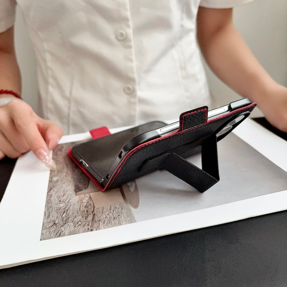 Étui iPhone Duo dragonne et porte-carte – CLEVI Paris