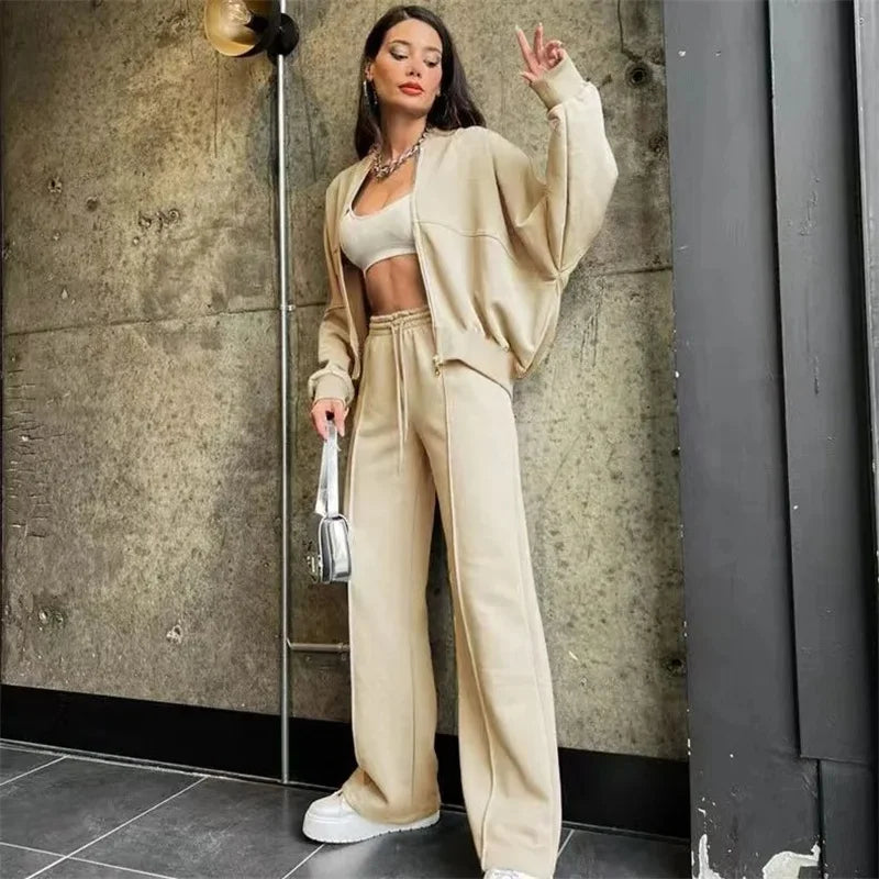 Ensemble femme haut zippé et pantalon – CLEVI Paris