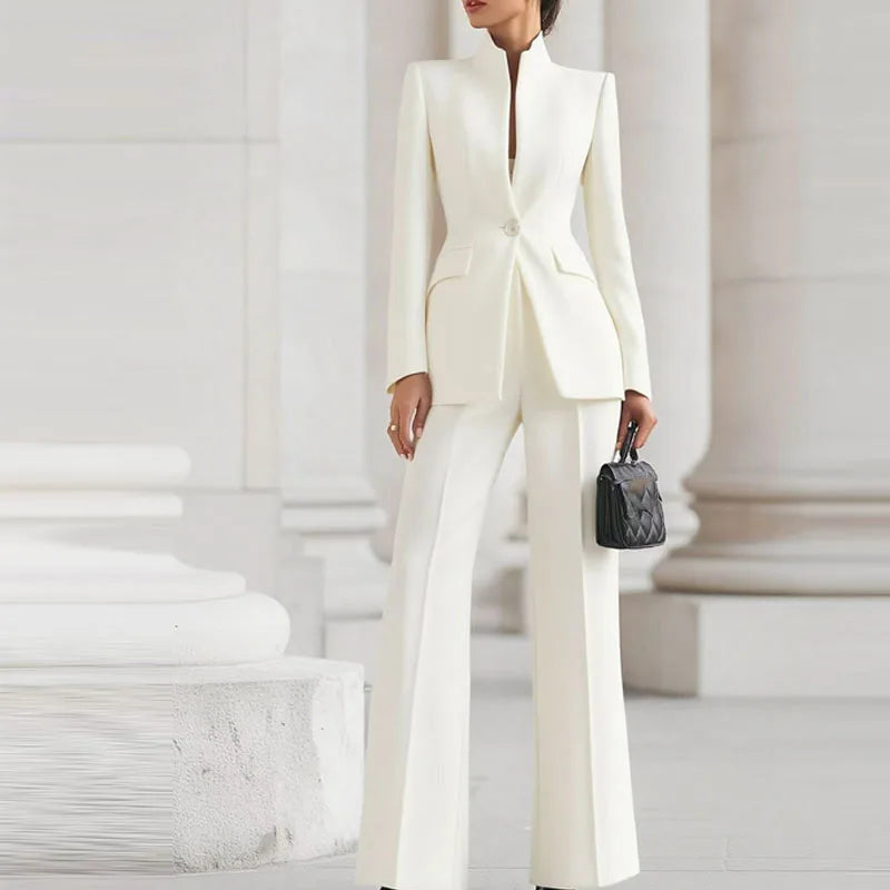Tailleur femme col V et pantalon large – CLEVI Paris