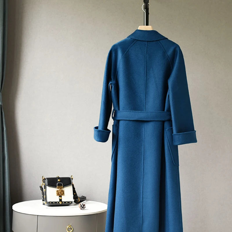 Manteau long femme en laine ceinturé bleu – CLEVI Paris
