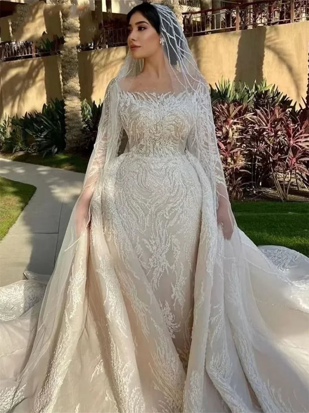 Robe de mariée sirène à traîne détachable – CLEVI Paris