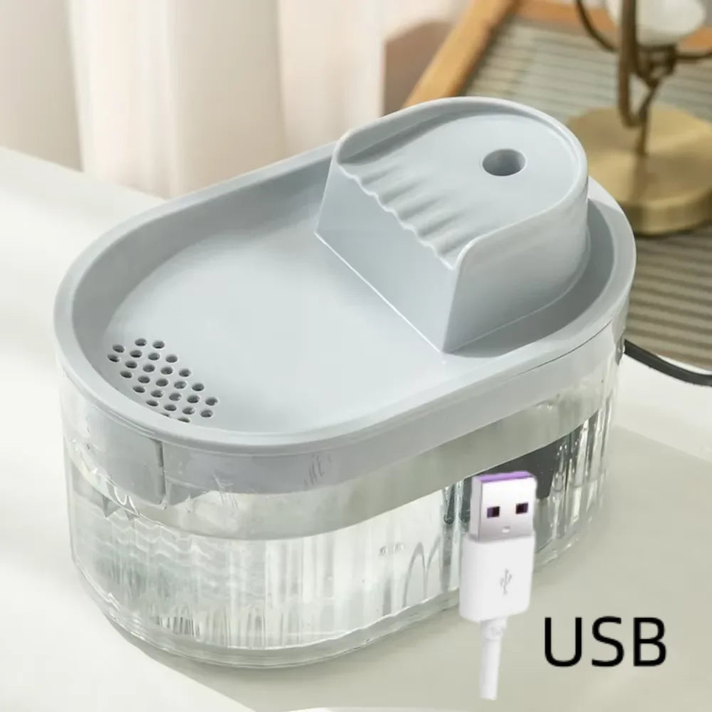 Distributeur d’eau pour chat blanc ou gris – CLEVI Paris