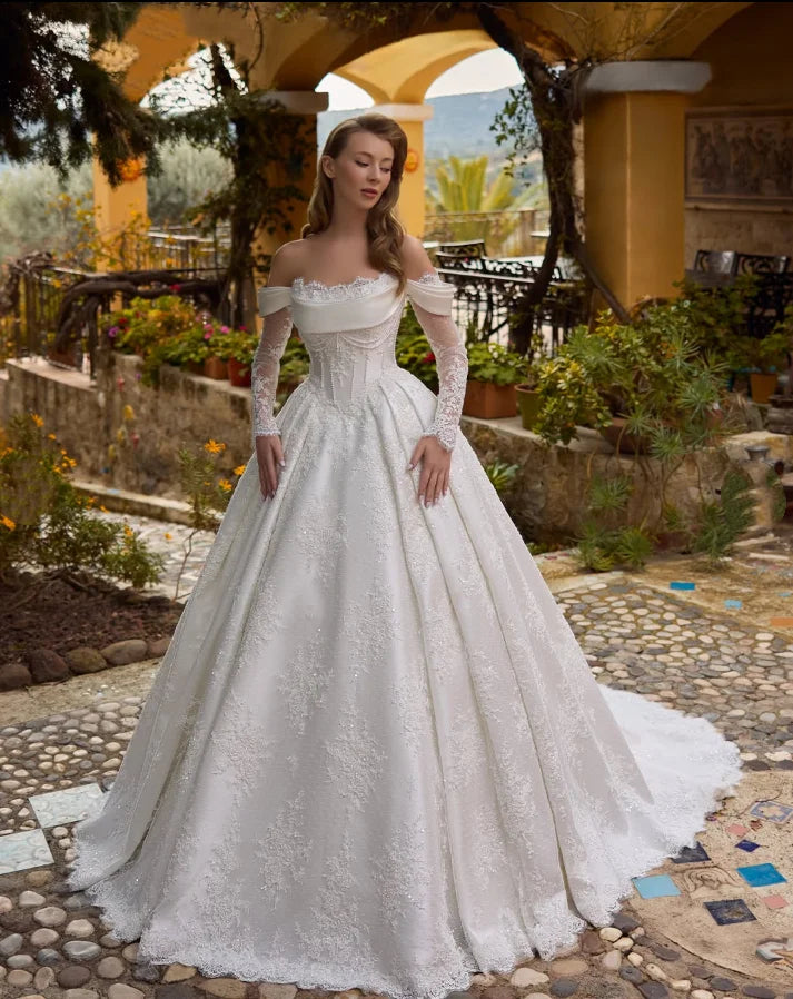 Robe de mariée ligne A en dentelle perlée – CLEVI Paris