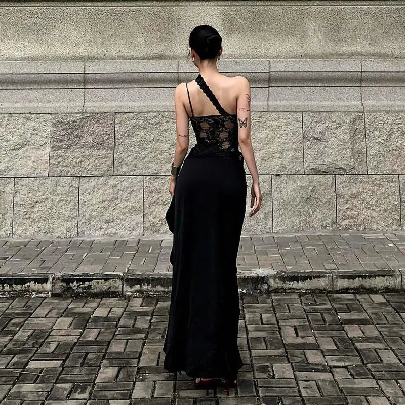 Robe midi asymétrique noire en dentelle – CLEVI Paris