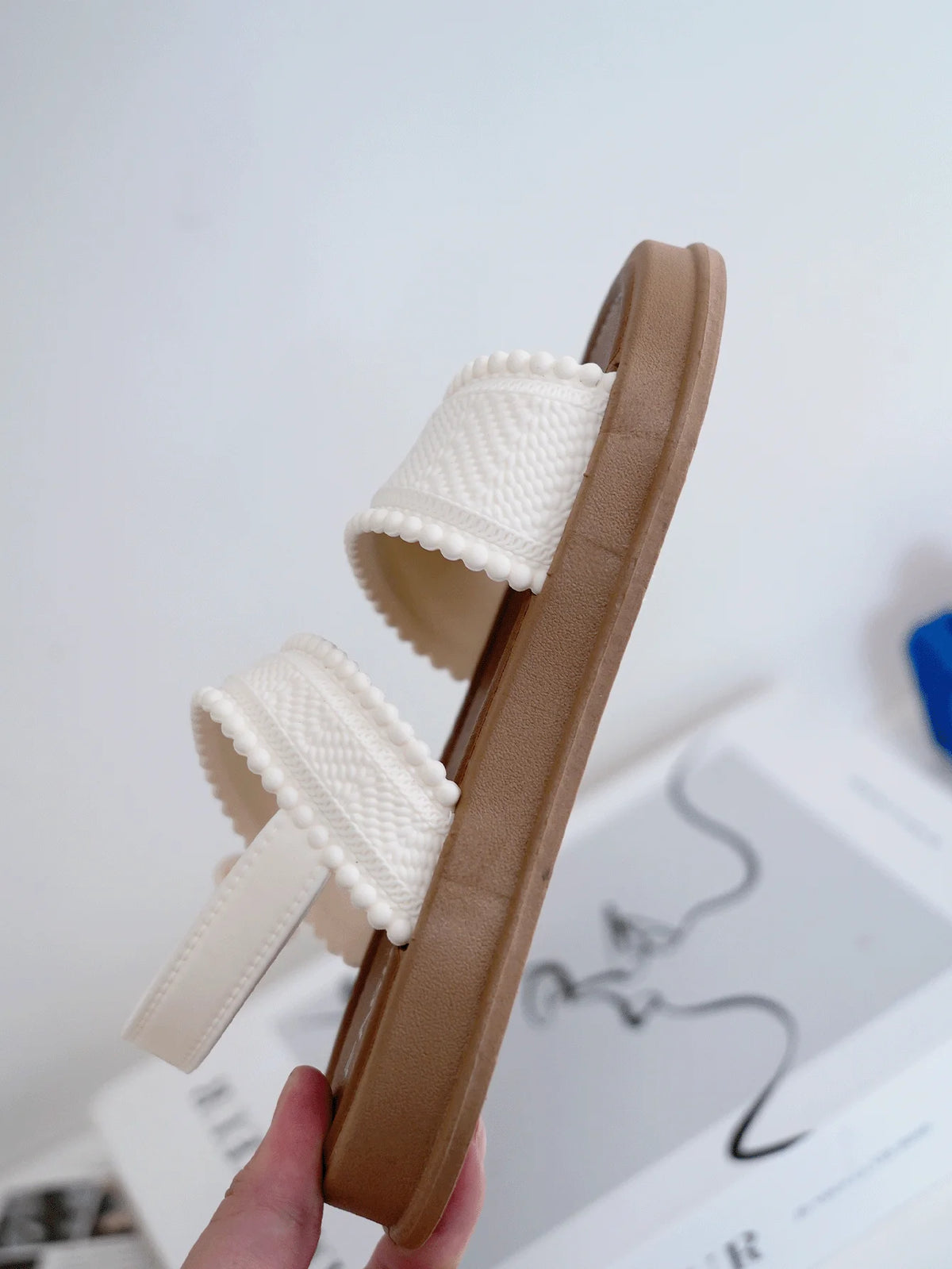 Sandales fille blanches à nœud en PVC – CLEVI Paris
