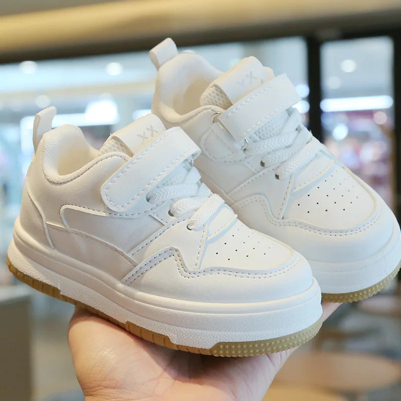 Baskets enfant blanches à scratch – CLEVI Paris