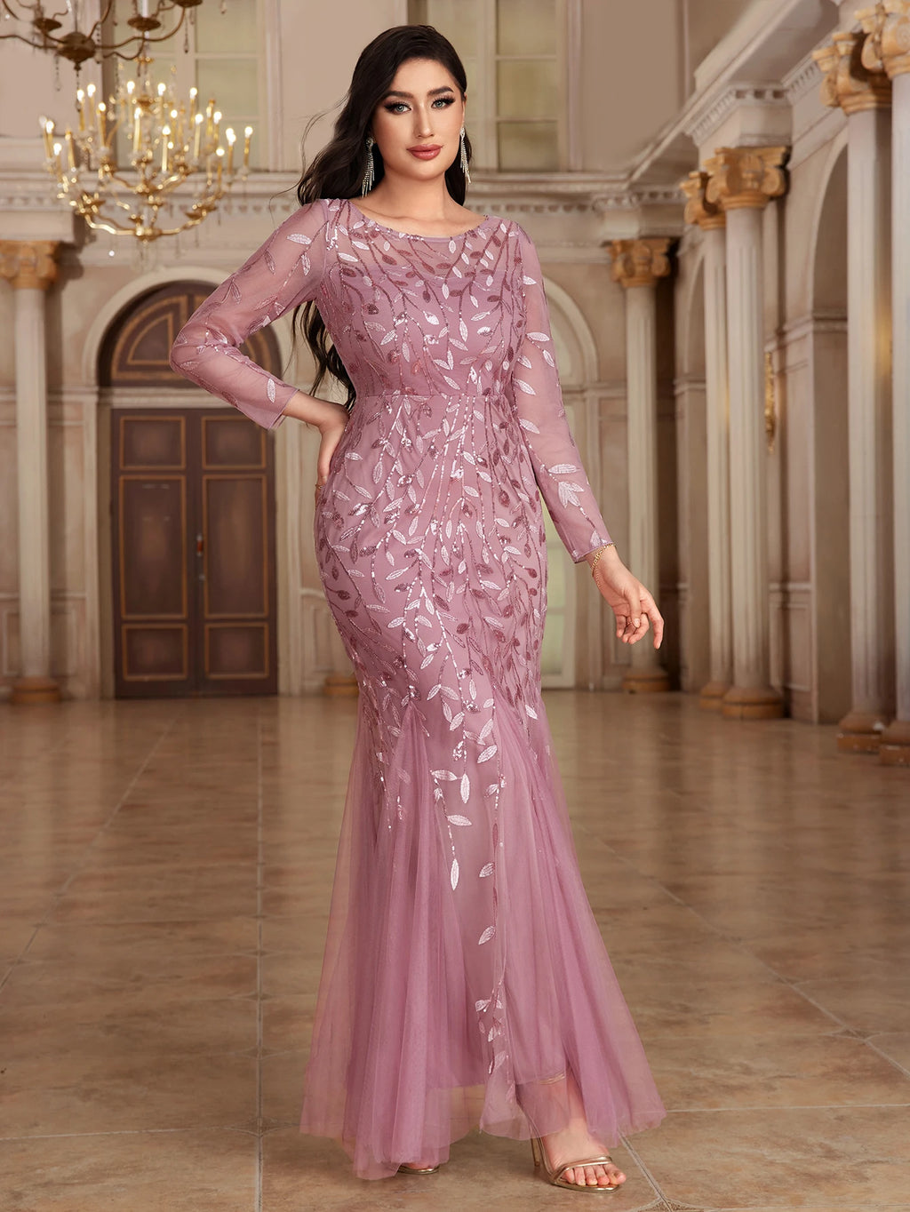 Robe de soirée sirène en tulle brodé – CLEVI Paris
