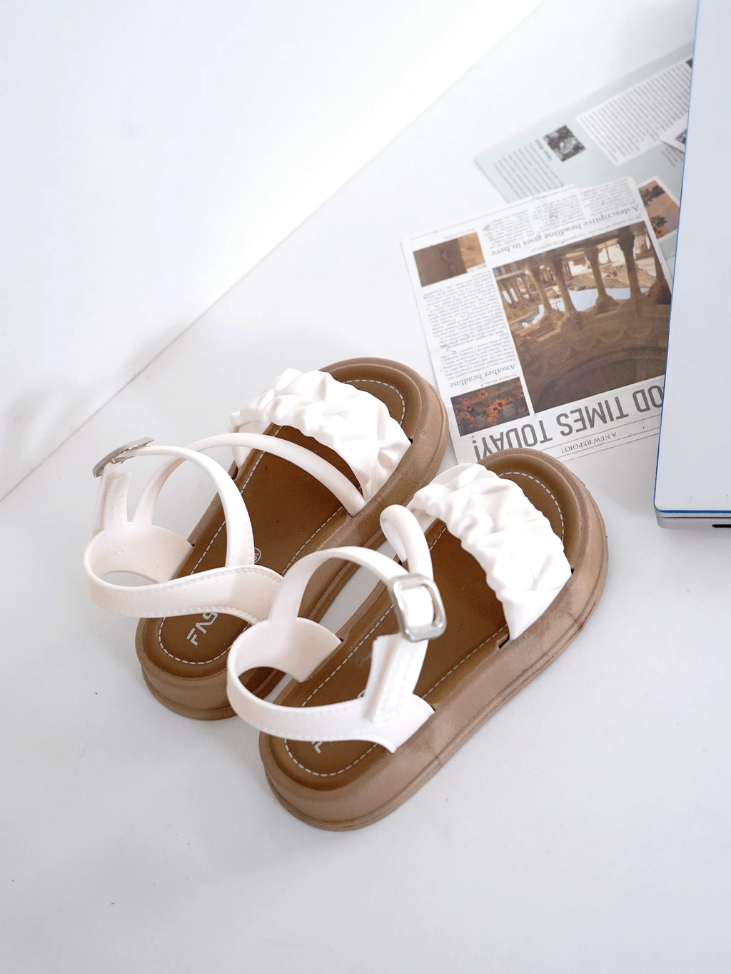 Chaussons fille à nœud en PVC – CLEVI Paris