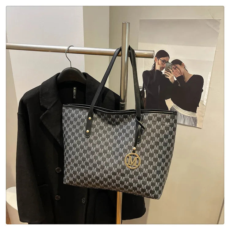 Sac épaule femme avec poche à rabat – CLEVI Paris