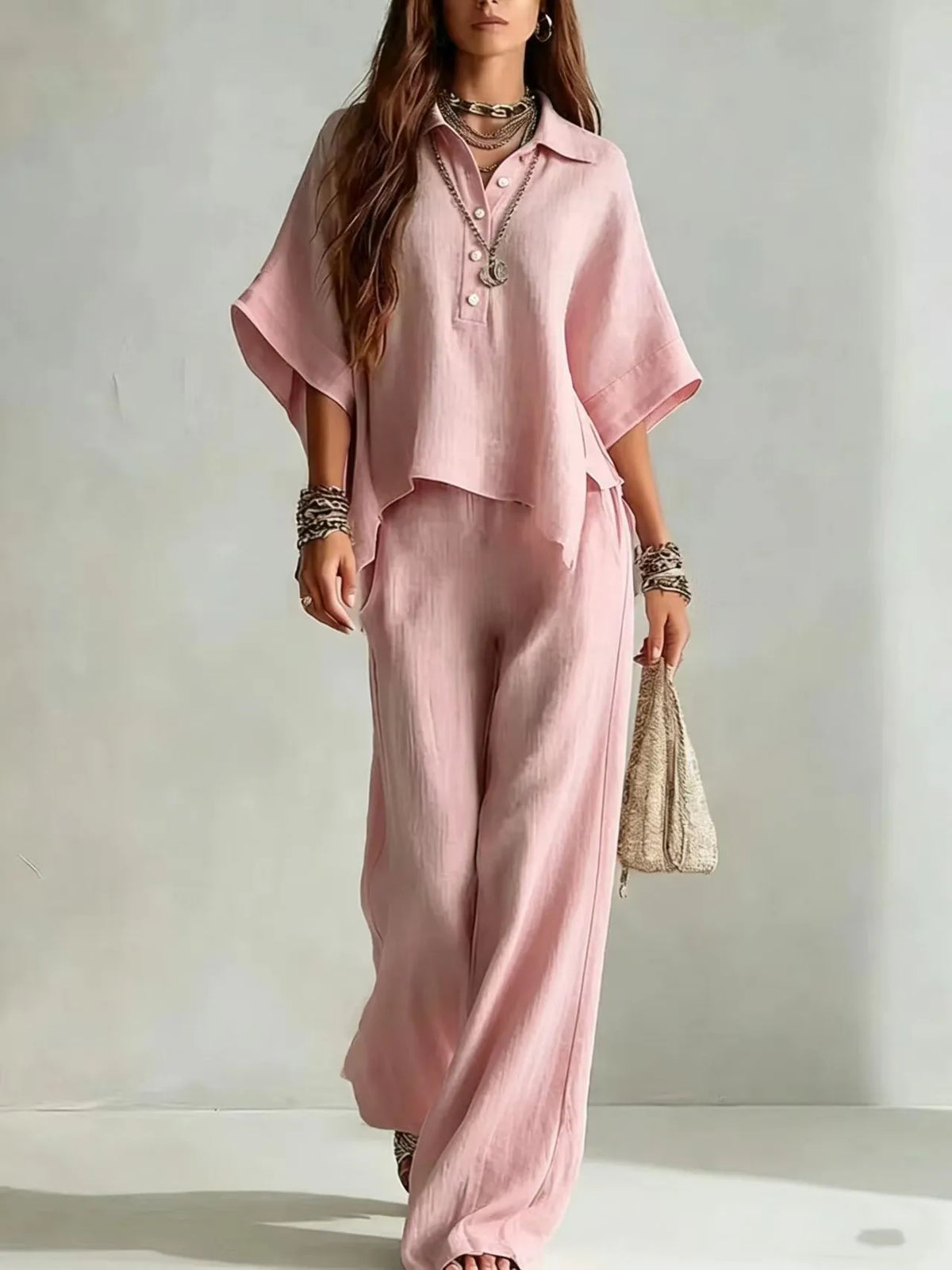 Ensemble femme haut col V et pantalon large – CLEVI Paris