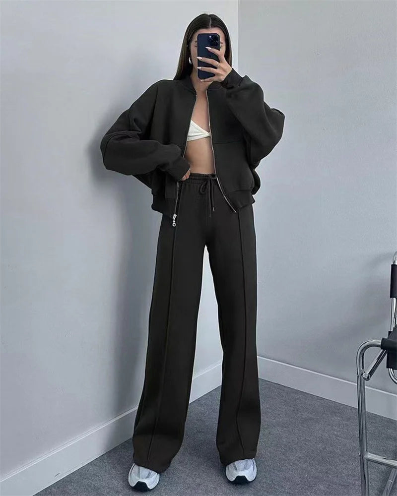 Ensemble femme haut zippé et pantalon – CLEVI Paris