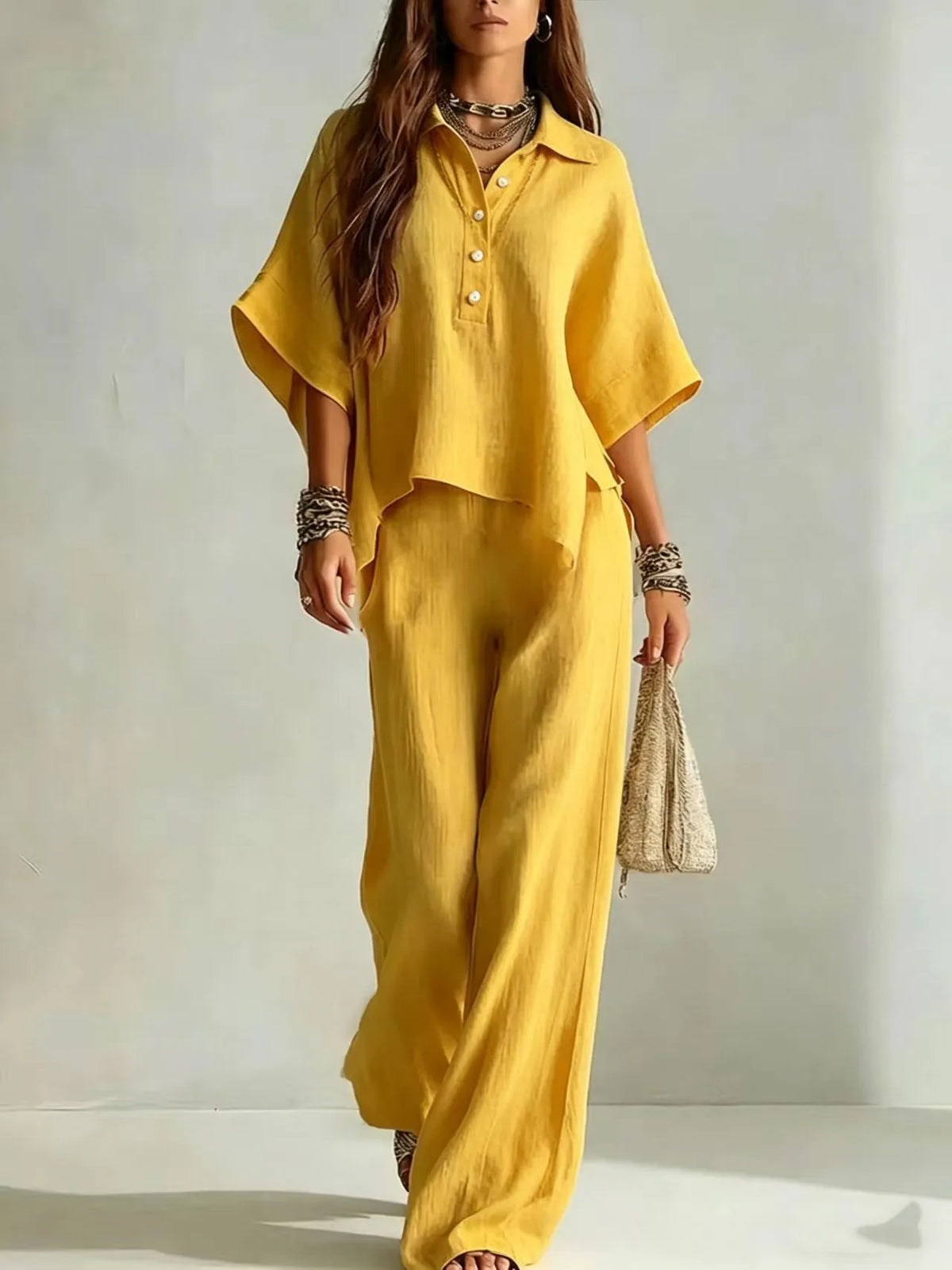 Ensemble femme haut col V et pantalon large – CLEVI Paris