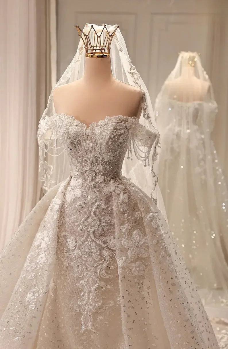 Robe de mariée sirène sans manches en dentelle – CLEVI Paris
