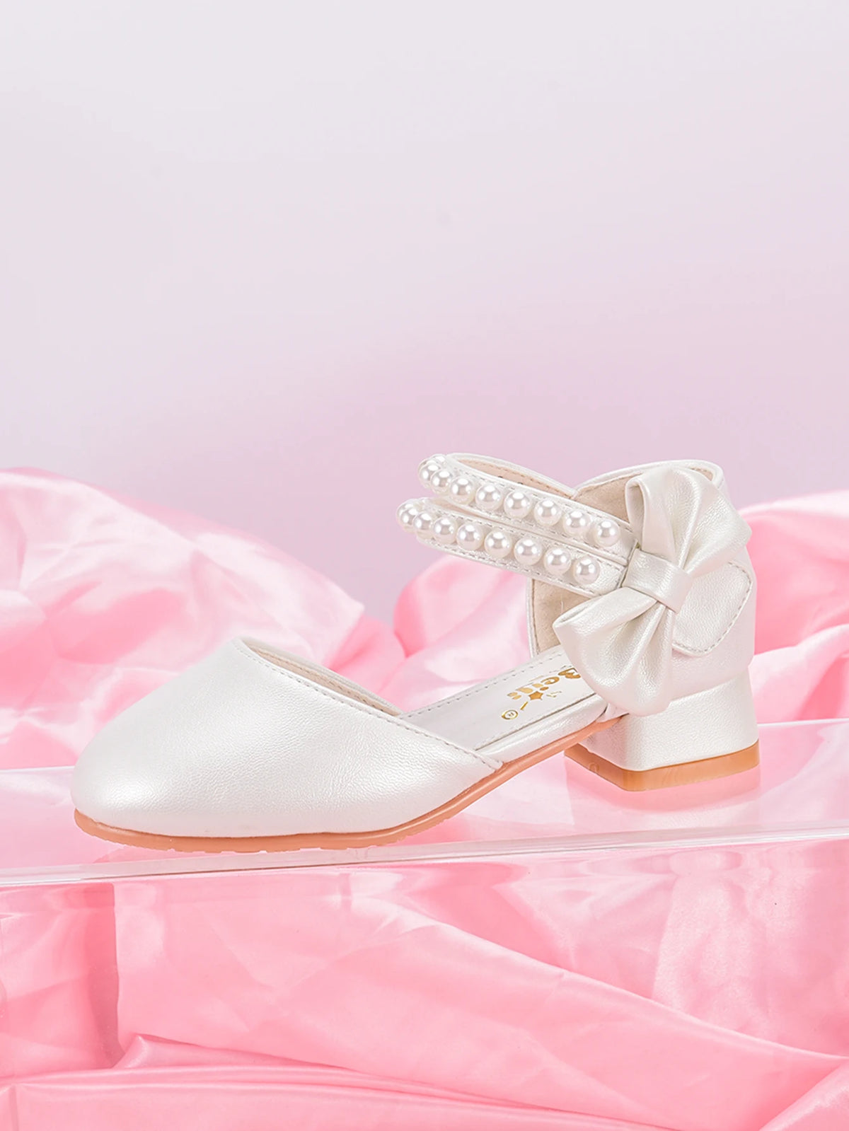 Chaussures fille blanches à talons et perles – CLEVI Paris