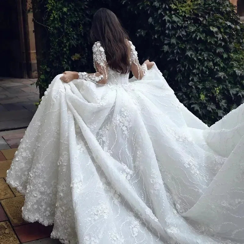 Robe de mariée dentelle et tulle col V – CLEVI Paris
