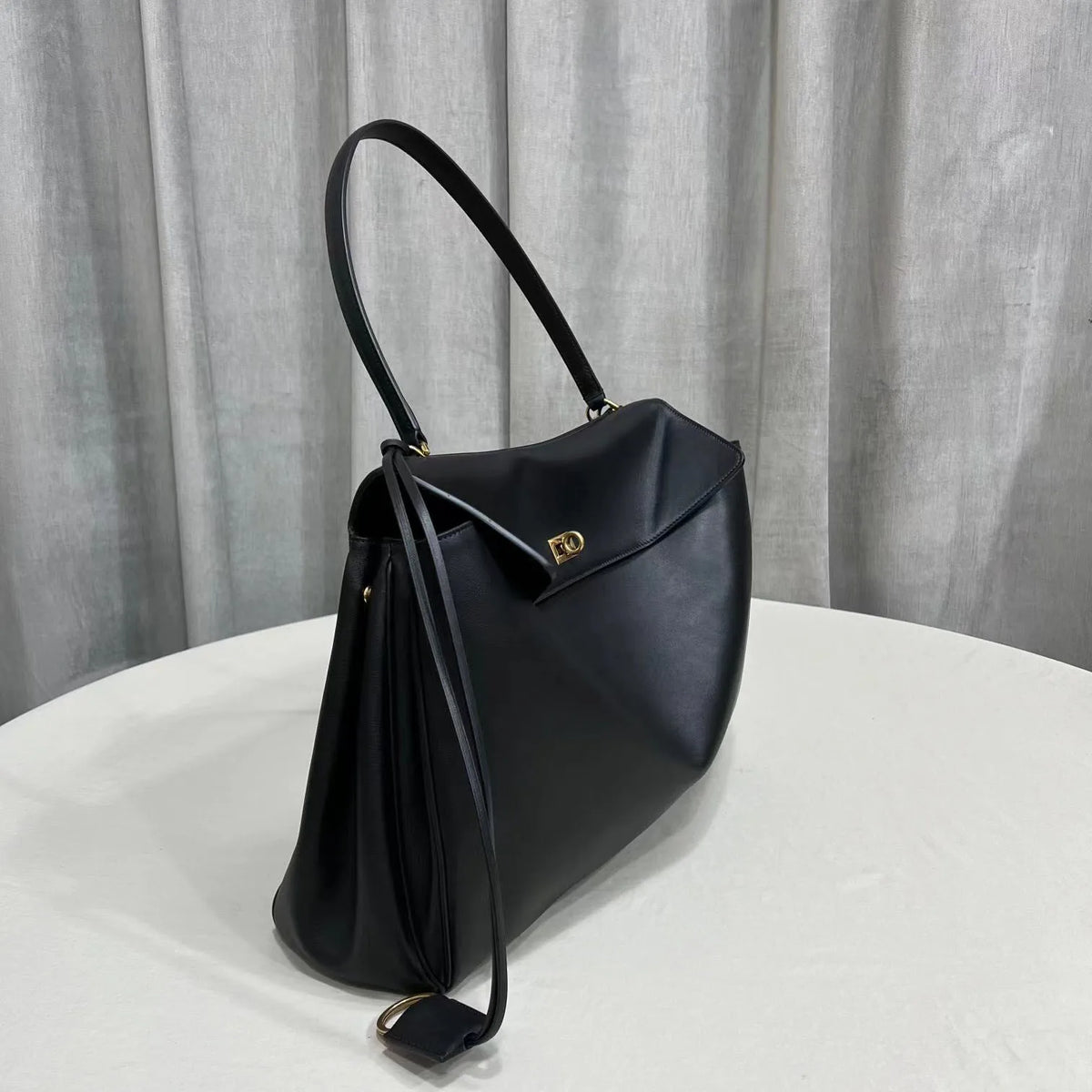 Sac Baguette Cuir Vache Artisanal Grande Capacité 28x20cm – CLEVI Paris