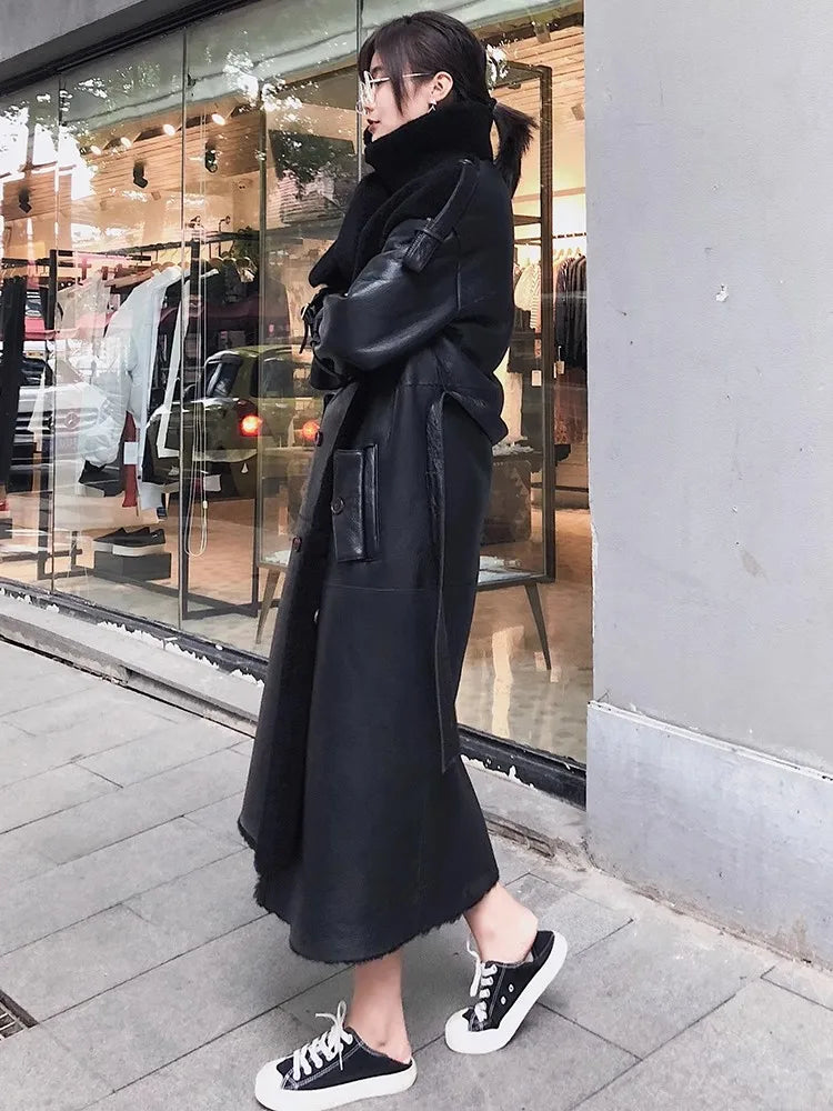 Manteau long femme cuir noir à large col – CLEVI Paris