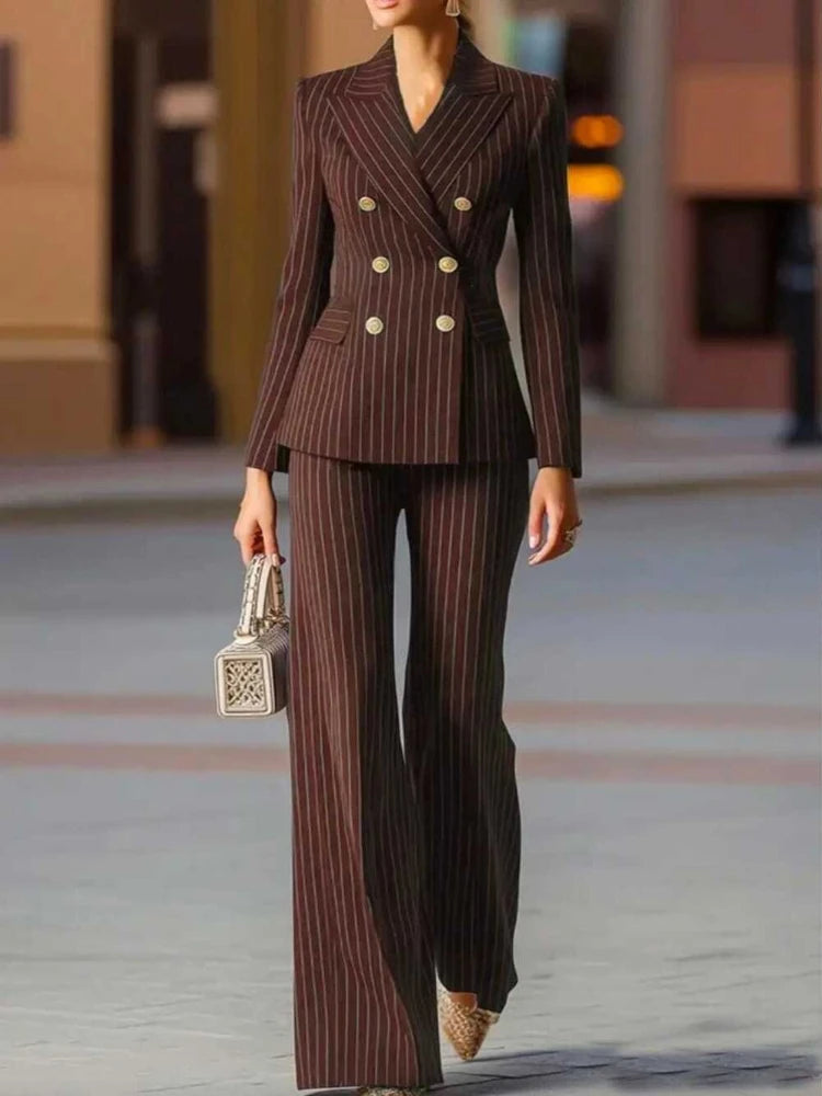 Tailleur femme rayé blazer et pantalon – CLEVI Paris