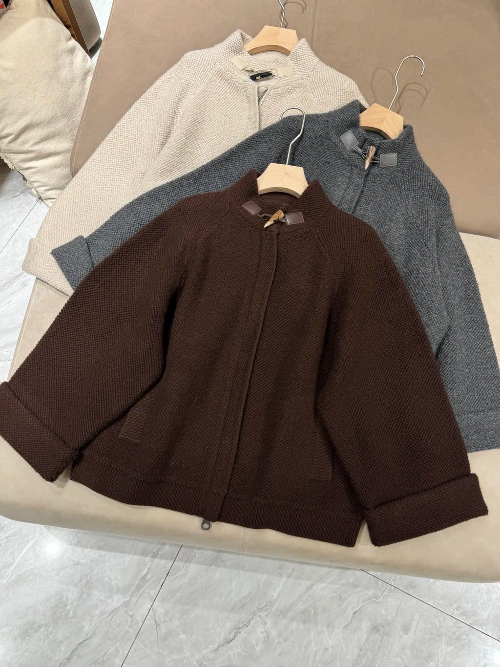 Cardigan femme en maille, option ensemble – CLEVI Paris