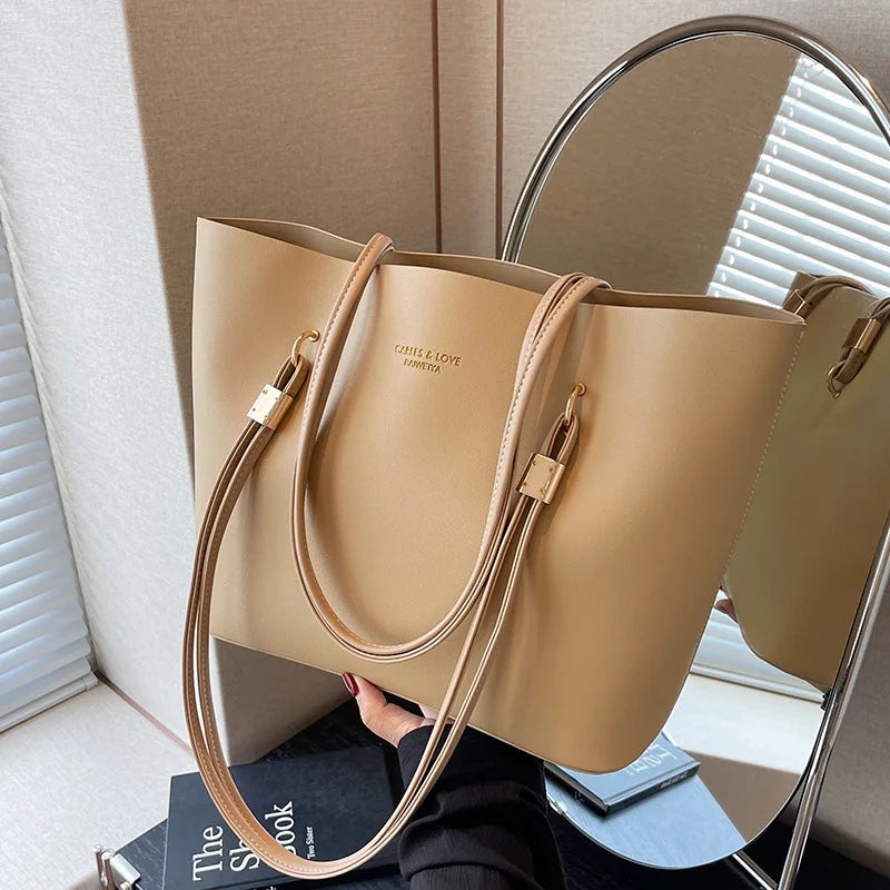 Grand Sac Épaule PU Femme Style Classique 37x12x25cm 600g Décor Lettres – CLEVI Paris