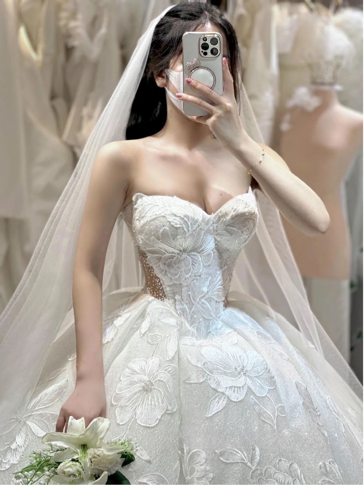 Robe de mariée en tulle ligne A – CLEVI Paris
