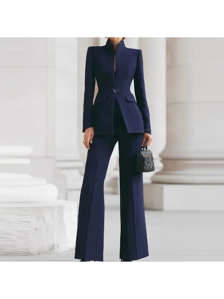 Tailleur femme col V et pantalon large – CLEVI Paris