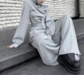 Ensemble femme gris haut et pantalon large – CLEVI Paris