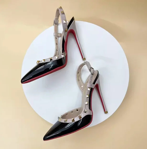Escarpins à bout pointu et boucle – CLEVI Paris