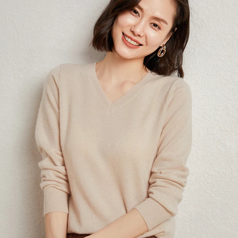 Pull femme en cachemire à col V – CLEVI Paris