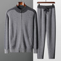 Ensemble 2 Pièces Homme 100% Cachemire MVLYFLRT – Cardigan Col Montant Zippé + Pantalon Slim Bicolore – 3 Coloris – CLEVI Paris
