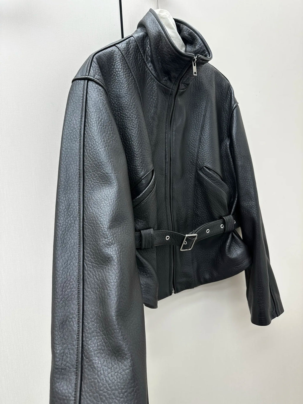 Veste biker femme en cuir de mouton ceinturée – CLEVI Paris