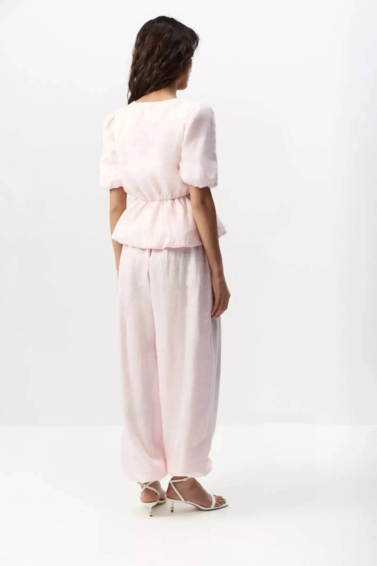Ensemble femme col V et pantalon large – CLEVI Paris