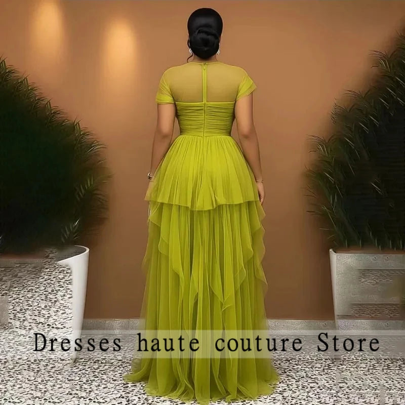 Robe de soirée longue étagée en dentelle – CLEVI Paris