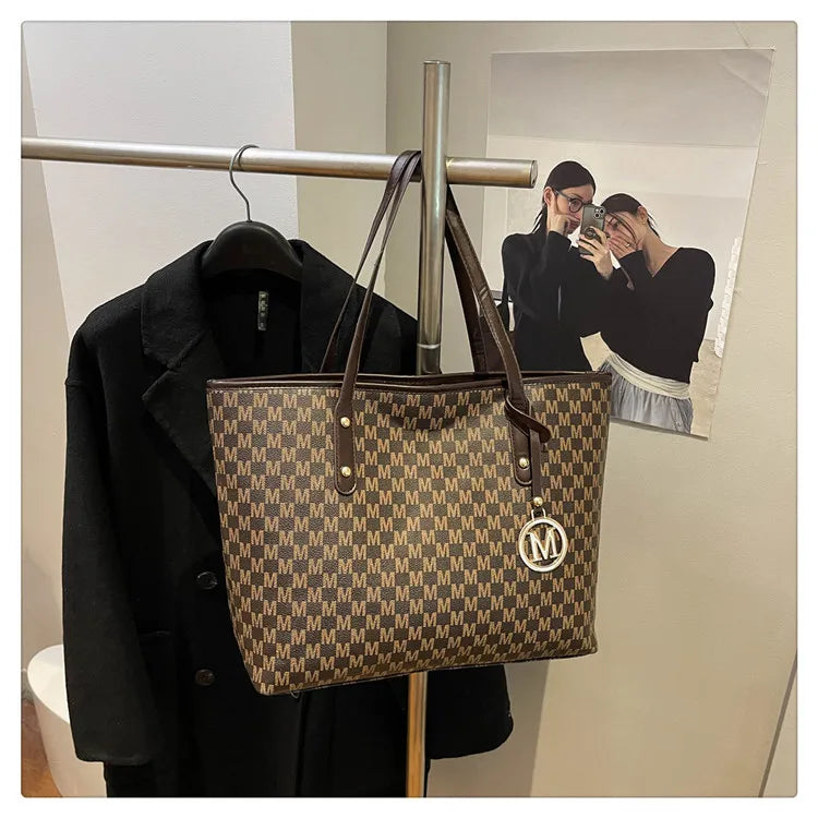 Sac épaule femme avec poche à rabat – CLEVI Paris