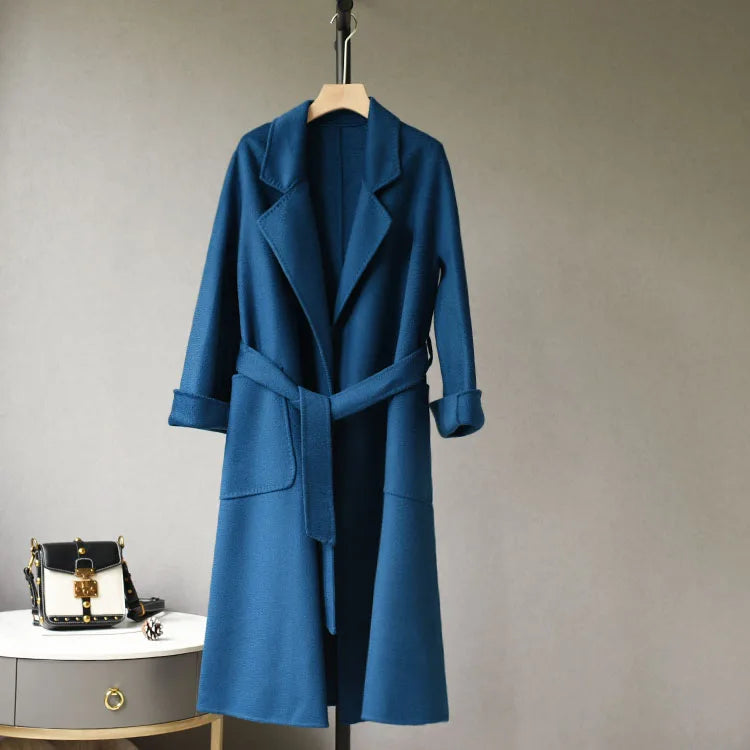 Manteau long femme en laine ceinturé bleu – CLEVI Paris