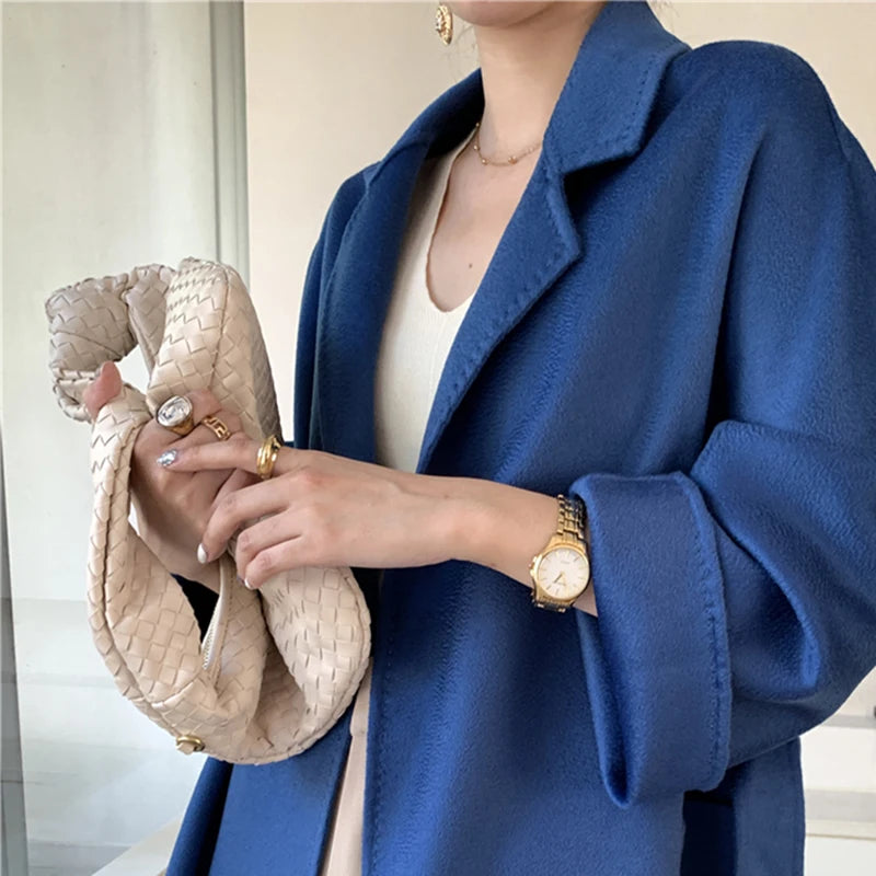 Manteau long femme en laine ceinturé bleu – CLEVI Paris