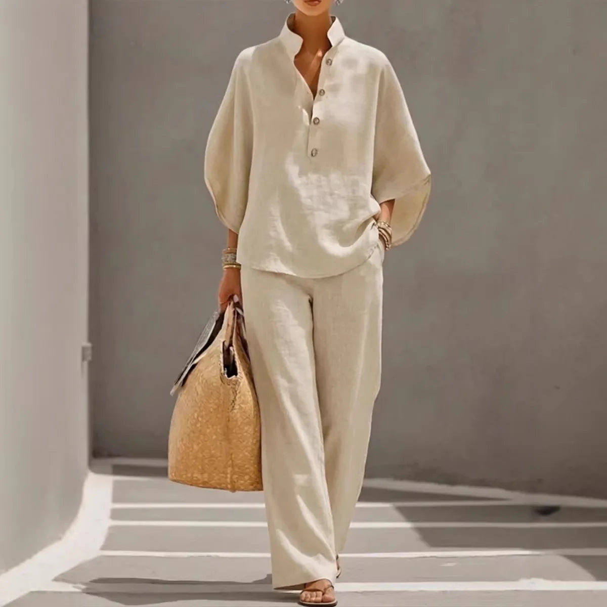 Ensemble femme haut col montant et pantalon – CLEVI Paris