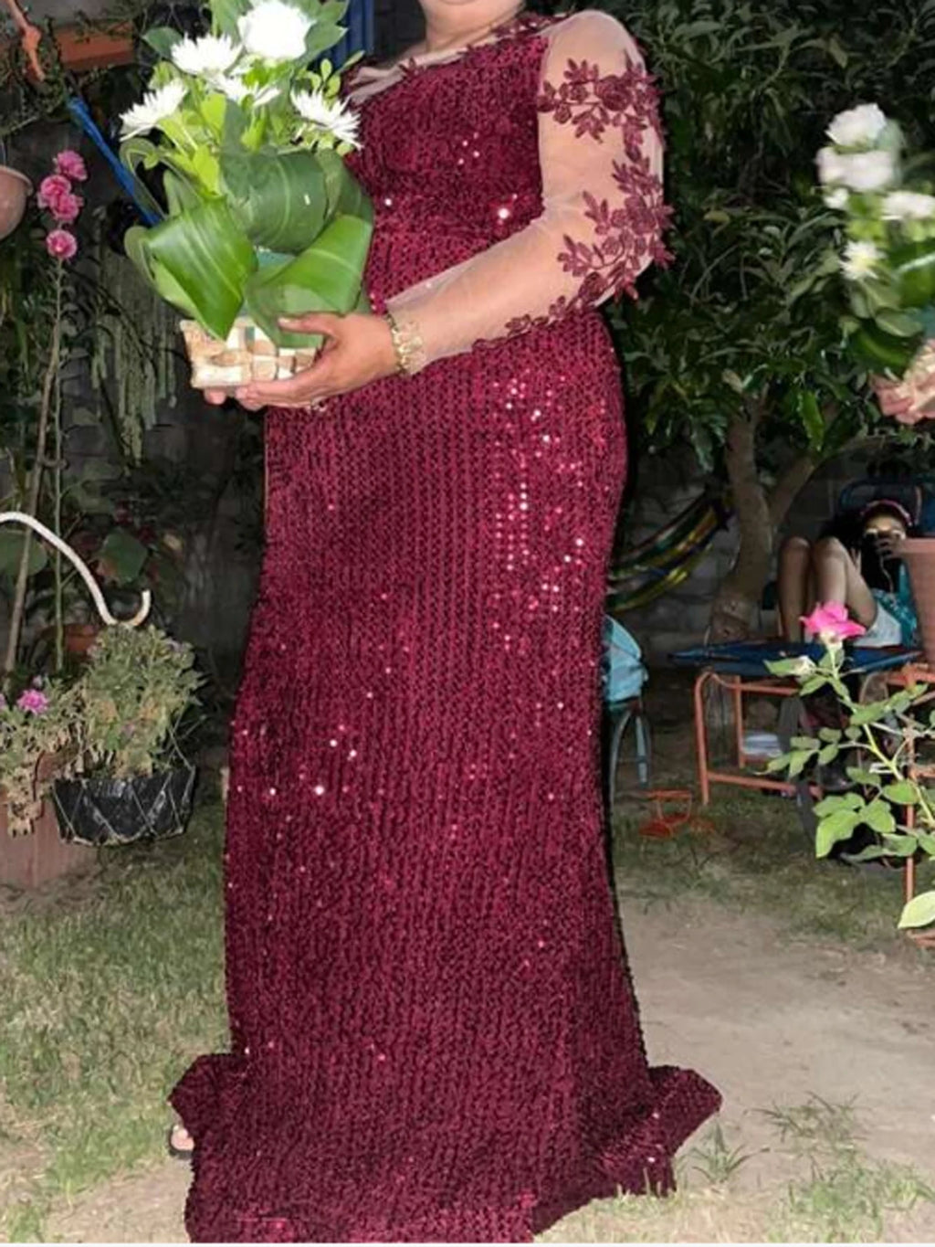 Robe de soirée longue dentelle et paillettes – CLEVI Paris