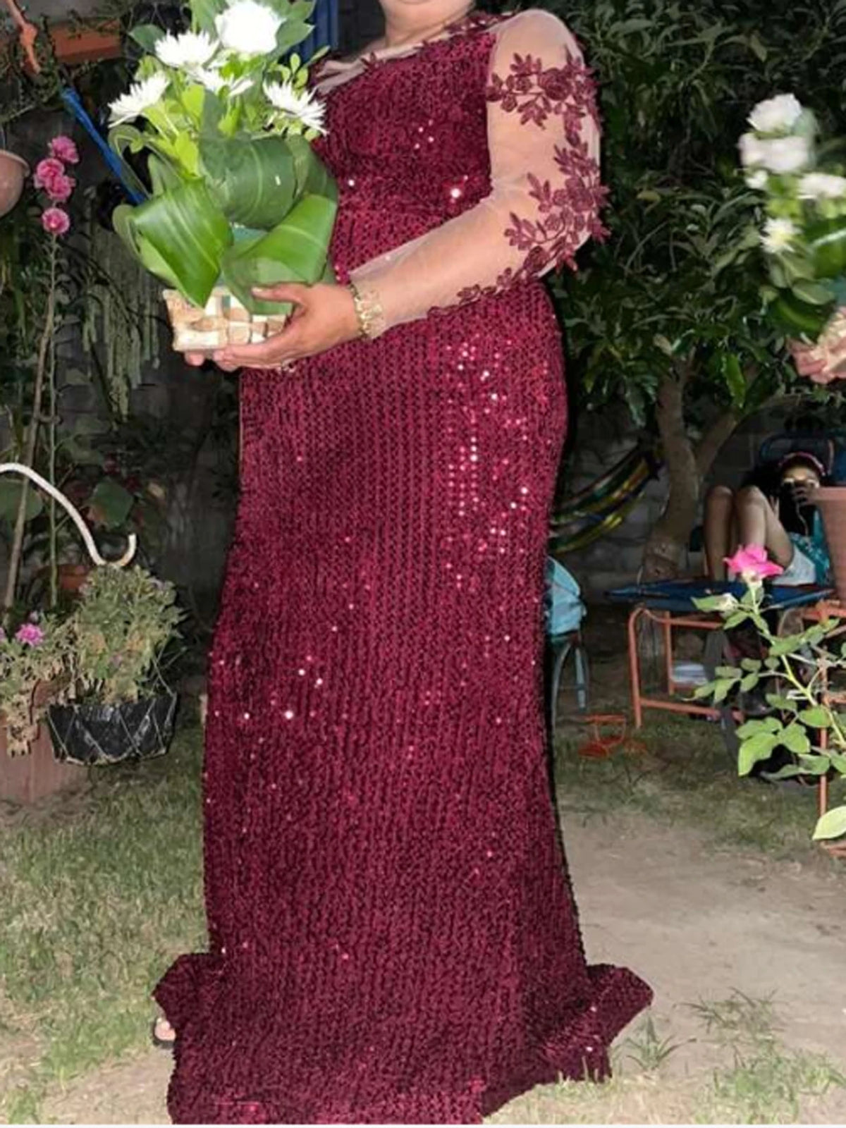 Robe de soirée longue dentelle et paillettes – CLEVI Paris
