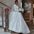 Robe de mariée satinée sur mesure – CLEVI Paris