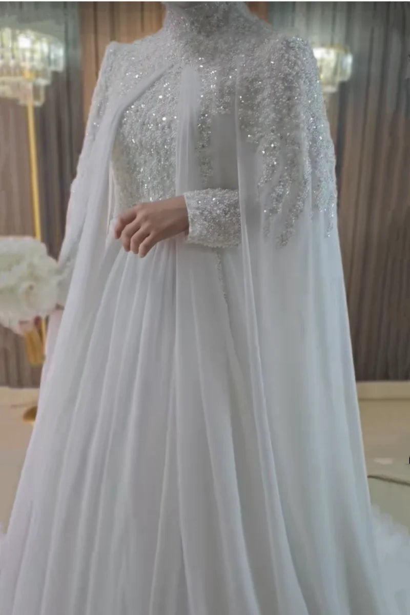 Robe de mariée musulmane en mousseline à col haut – CLEVI Paris